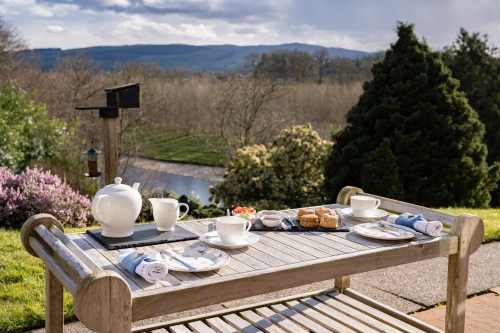 Scones alfresco Nithbank Country Estate