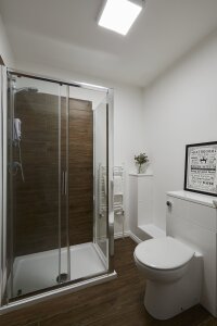 Clean & Contemporary Bathroom Designed for Your Comfort