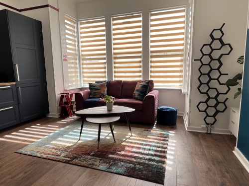 Modern accomodation in Westcliff-On-Sea  - Living Room