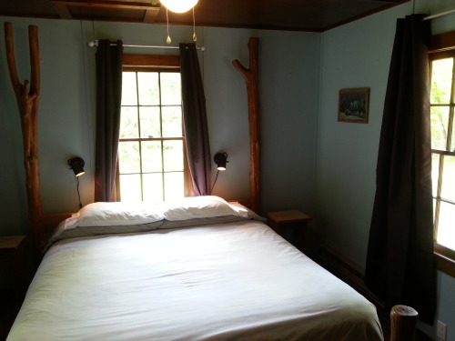 king bedroom in Grey Cottage