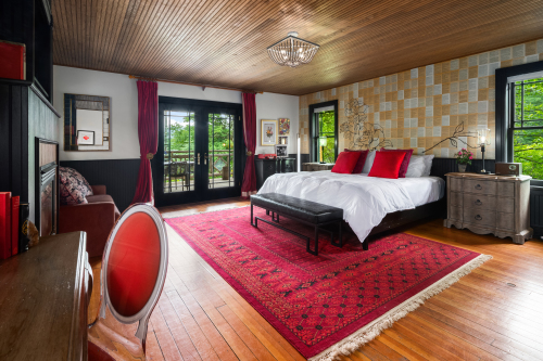 Private Cabin w/ Pullout-King-Ensuite - Base Rate