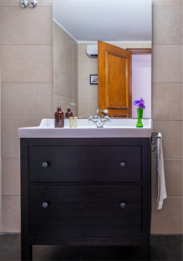 En-suite bathroom.