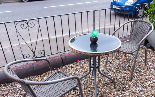 Table & Chairs