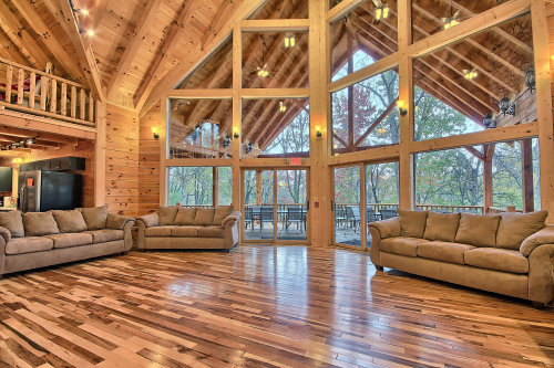 Couches and Large Windows, Majestic Oaks Lodge, facing NE