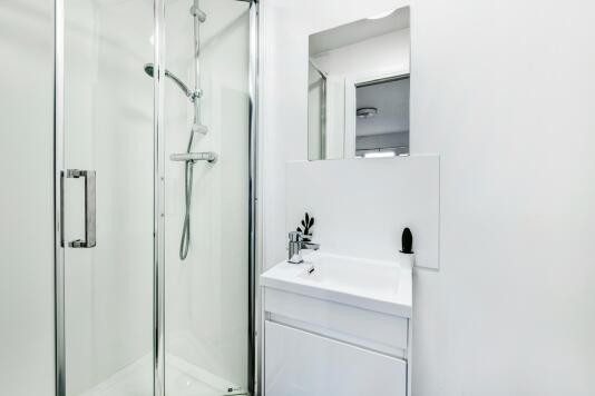 ROOM 2 BATHROOM