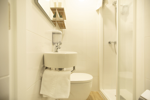 BAÑO HABITACIÓN DOBLE