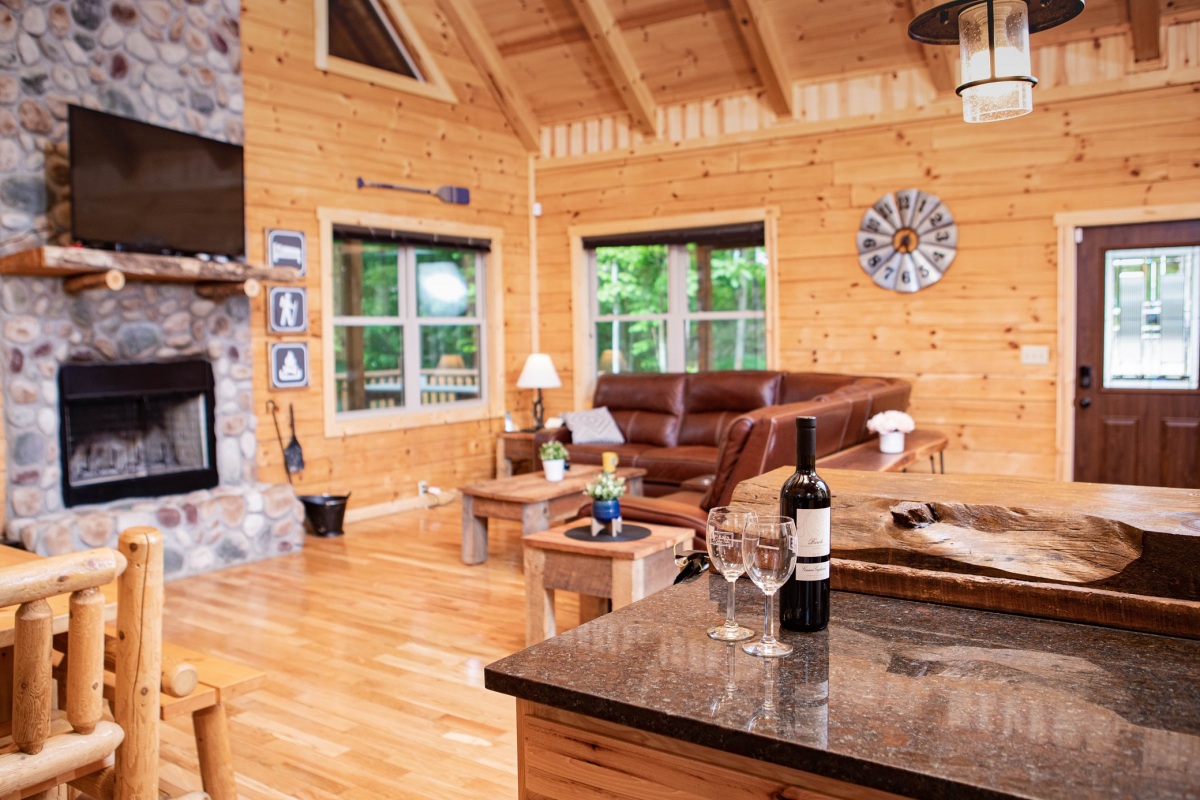 Bear Fork Lodge by Inn & Spa at Cedar Falls Lodges