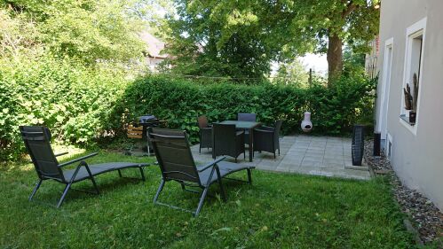 mit Sonnenliegen