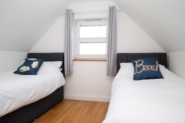 Bedroom 3 Attic 2 single beds 