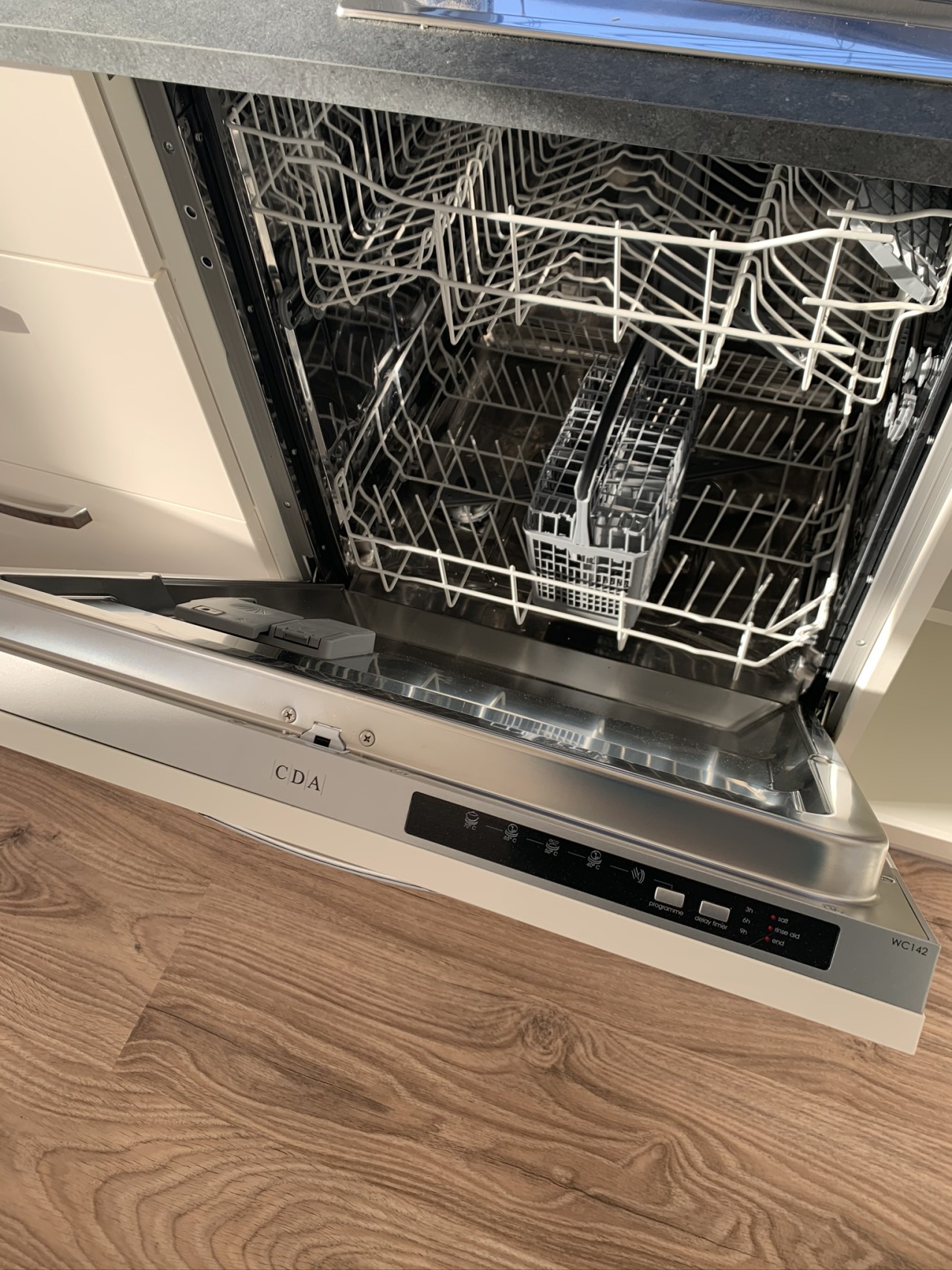 wc142 integrated dishwasher