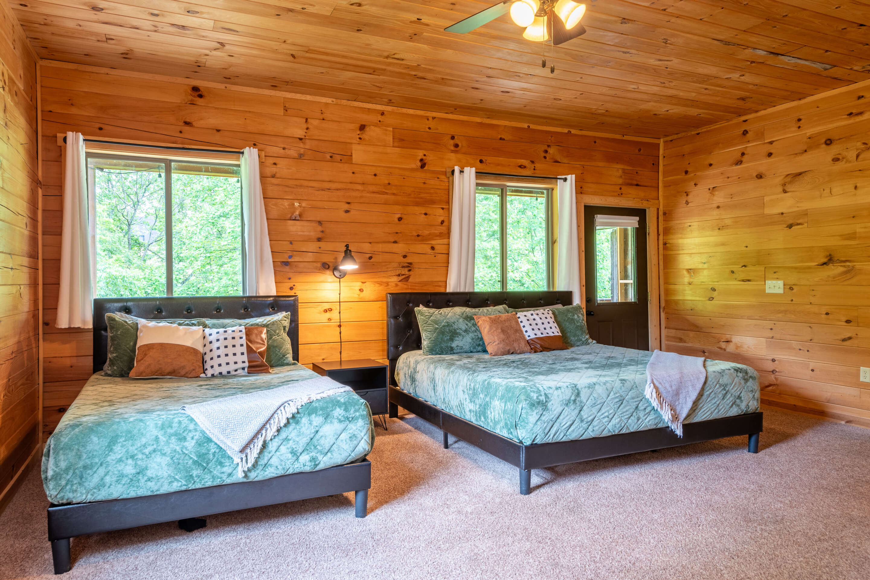 Majestic Lodge | Photo 29