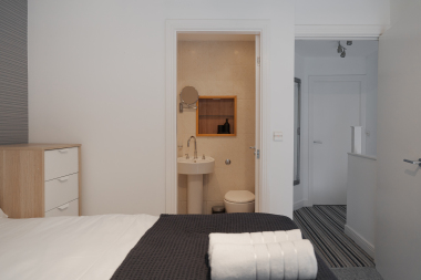 Bedroom 2 - En suite