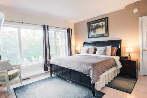King-Standard-Ensuite with Shower-Woodland view-Fireplace, Main floor