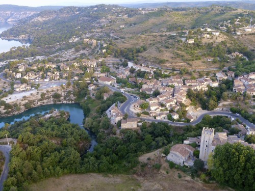 Village & lac d'Esparron