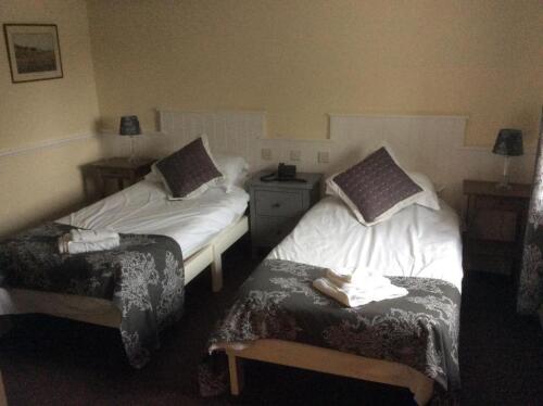 Twin Ensuite Room Only - non refundable