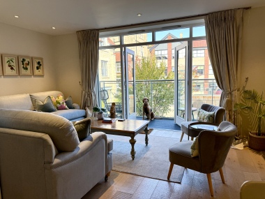 well behaved pets allowed