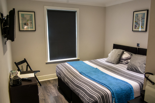 King Size/Twin En Suite Room
