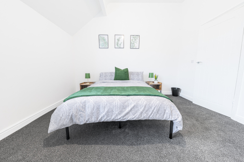 Master Bedroom with En-suite