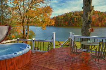 Eagle View Lake House - Always a great view from the deck