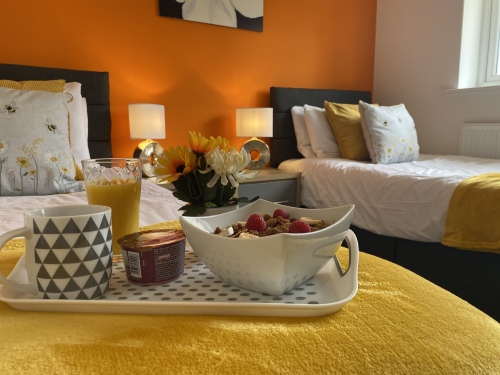SRK Serviced Accommodation -  Get spoilt and have breakfast in your own comfort