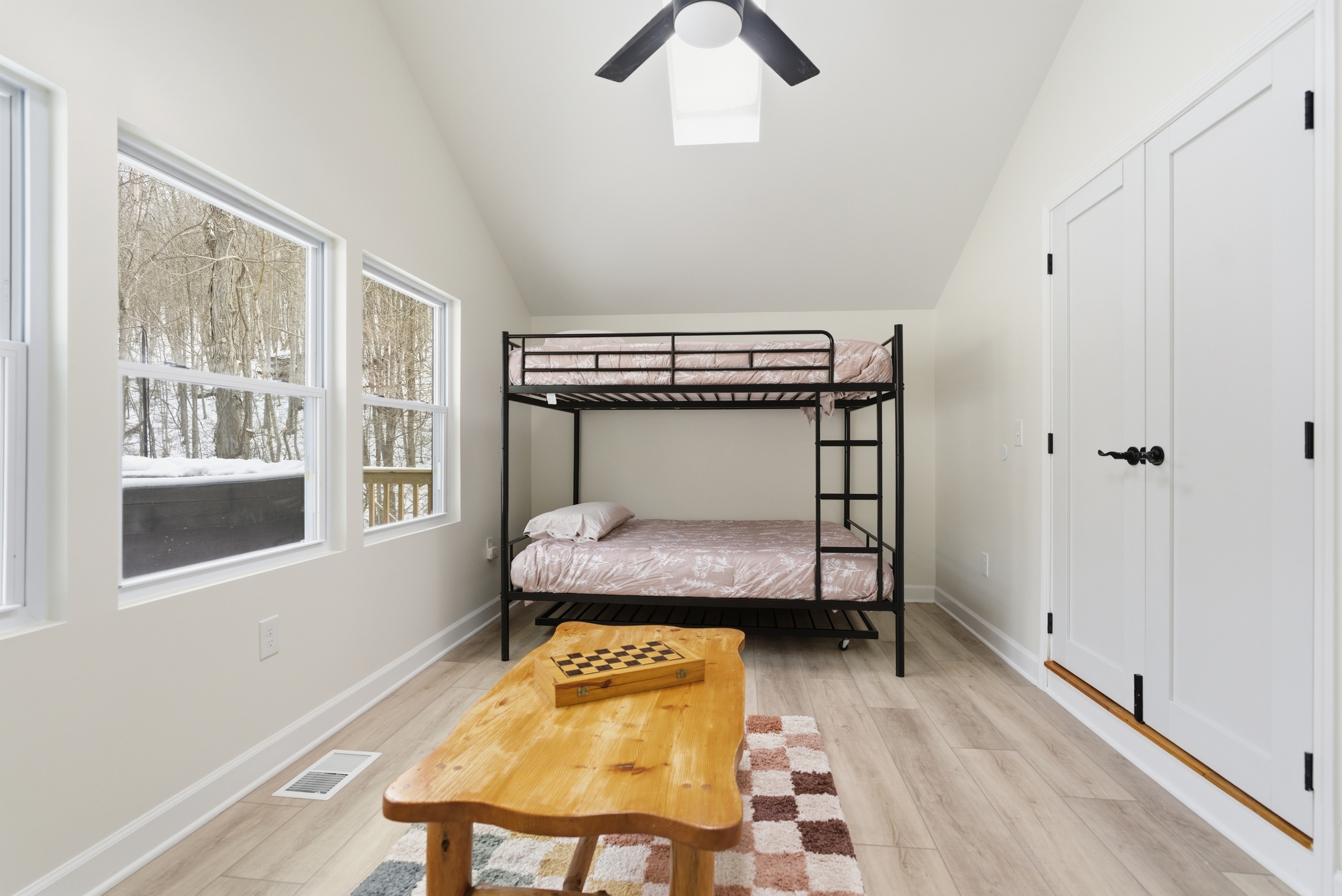 Honeysuckle Creekside Cabin | Photo 25