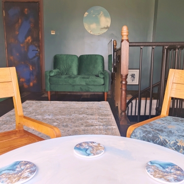 2 bedroom boutique duplex apartment