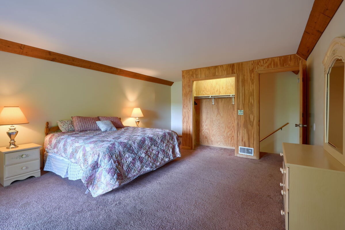 Lakewood Cottage by Venture in Real Estate