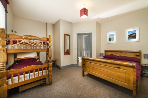 Family room-Ensuite-Deluxe- Room Sleeps Max 4 - Base Rate
