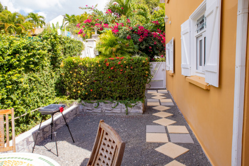 Villa Rosa-Villa-Standard-Salle de bain privée séparée-Terrasse - Resas Booking et Expedia