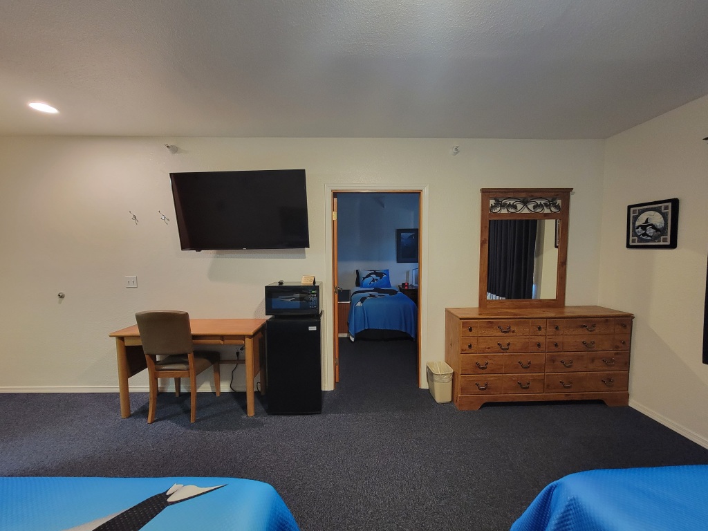 Eagle Bay Inn — photo