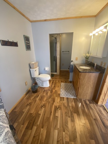 Main Cabin Upstairs Private Master Bathroom