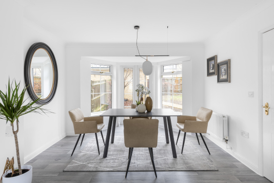 An elegant dining space designed for memorable meals and meaningful moments. With a sophisticated table setting, warm lighting and a seamless connection to the kitchen, it’s the perfect place to gather, share stories and enjoy food in style. Every meal here feels effortlessly refined.