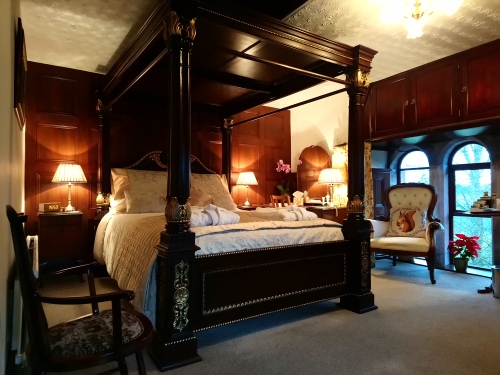 Luxury-King-Four poster-Ensuite - Base Rate