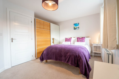 Large bedroom with en-suite