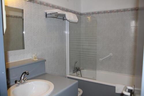 Salle de bain chambre confort