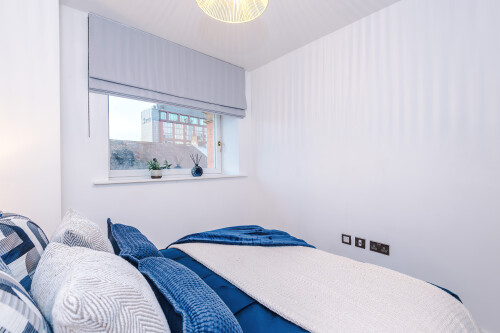 Stylish 2-Bed 2-Bath Apartment in Newly Renovated Victorian Building – Prime Leeds City Centre near Station