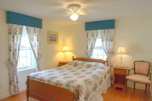 C6 Carriage House -Queen -Double room-Ensuite-Queen-Countryside view - Base Rate