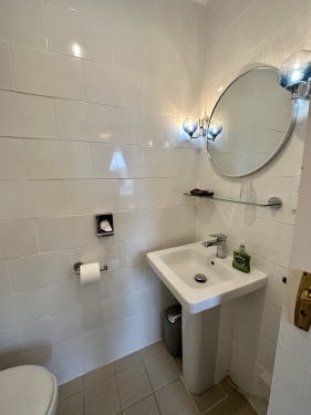 Room 5 Bathroom