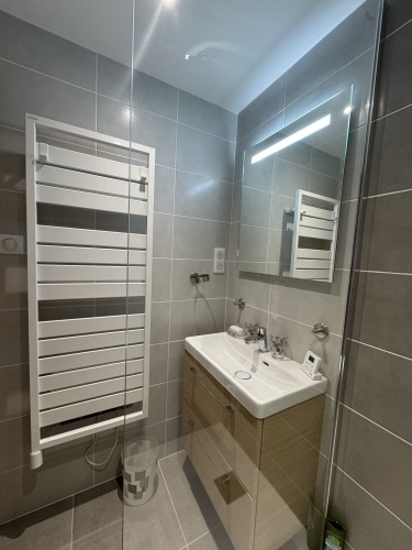 vasque et sèche serviette