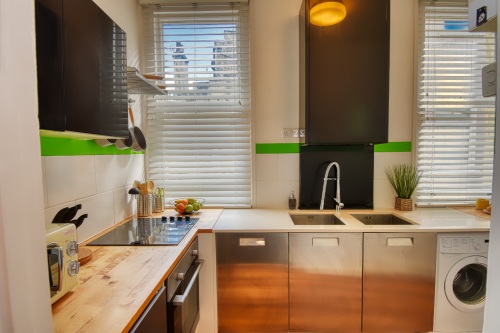 Kitchen with Cooking Facilities 