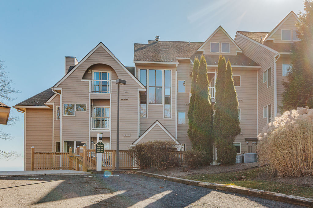 Firefly on The Ridge