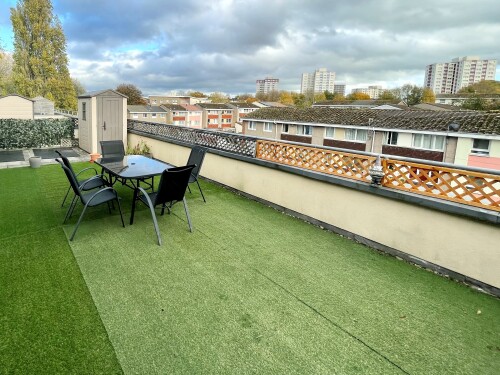 Comfortable City Centre Flat - Terrace and Parking - 