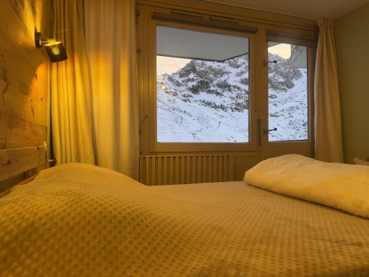 Vue sur montagne , balcon