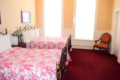 Double room-Ensuite with Shower-Standard-Mountain View-Second Floor Two Doubles