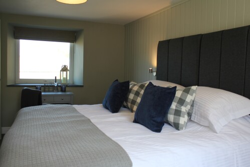 Deluxe-Double or Twin-Ensuite with Shower-Sea View-Porthkerris - Breakfast Included