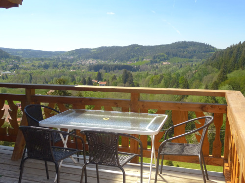 Grand balcon/terrasse avec vue sur la vallée