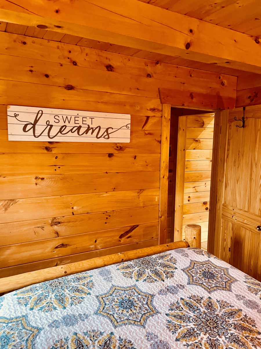 Kick Back Ridge Cabins Glory Days by Kick Back Ridge Cabins