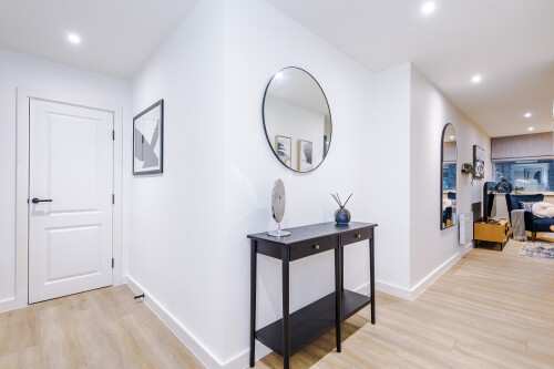 Stylish 2-Bed 2-Bath Apartment in Newly Renovated Victorian Building – Prime Leeds City Centre near Station