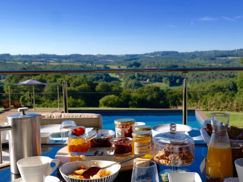 Villa Lascaux - Petit déjeuner avec vue sur la vallée