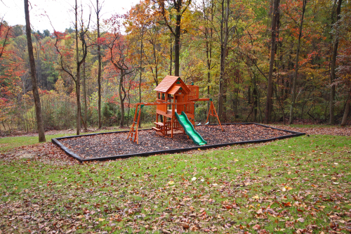 Kids' Playset area, Majestic Oaks Lodge